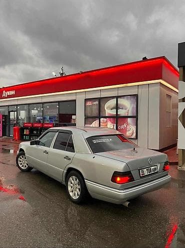 mers e124: Mercedes-Benz W124: 1992 г., 2.2 л, Механика, Бензин, Седан — 5