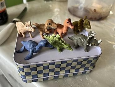 яйца динозавров растут в воде: Собираю фигурки динозавров от киндер, остались эти выделенные красным — 2