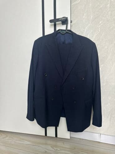 Мужские пиджаки (2 модели) 1) Темно-синий двубортный пиджак: -