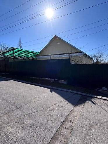 Продажа дач: Продаю дом 5 комнат, с ремонтом 100 кв. м, в центре г. Орловка. Уч — 6