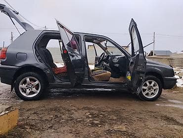 lada priora: Volkswagen Golf: 1992 г., 1.8 л, Механика, Бензин, Хэтчбэк — 8