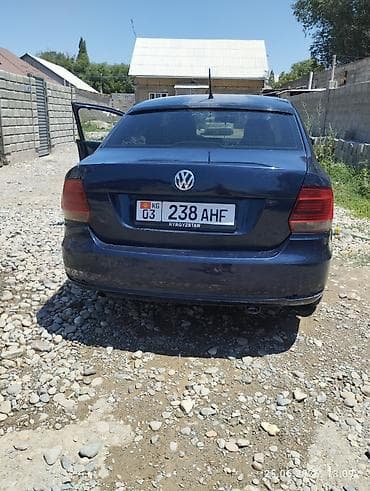 v klass: Volkswagen Polo: 2016 г., 1.6 л, Автомат, Газ, Седан — 2