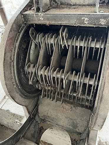 Продаю КДУ-2 (кормодробилка) в Токмоке. ✅ Состояние: рабочее, б/у. ✅ В