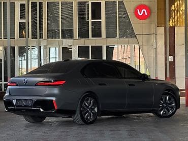 колонка для авто: BMW i7: 2023 г., Электромобиль, Седан — 5