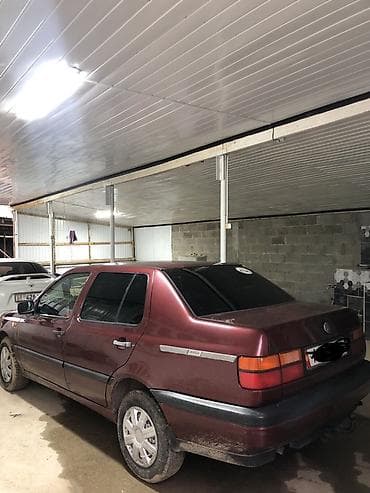 мотор субару аутбек: Volkswagen Vento: 1993 г., 1.6 л, Кол менен иштөөчү, Бензин, Седан — 3