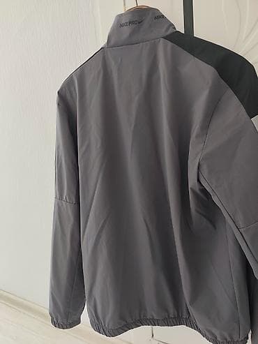 Куртки: Спортивка Nike Pro Therma-FIT состояние отличное - Назначение — 4