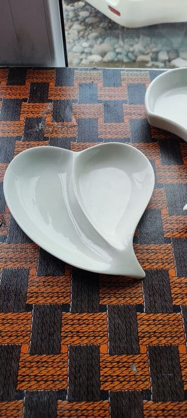 буфет для посуды: (белая керамика/фарфор + стекло): длинная тарелка 63 см 2500сом 1 шт — 12