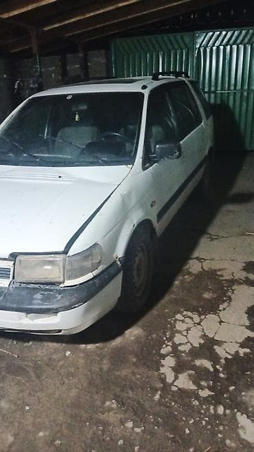 домик на колесиках: Mitsubishi Space Wagon: 1993 г., 2 л, Ручные, Бензин, Универсал — 9