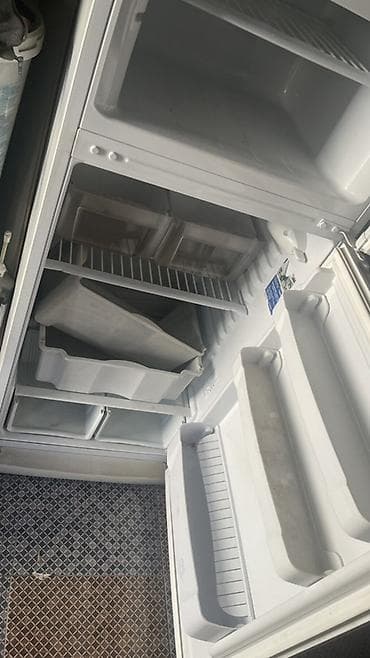 Холодильник Indesit, Б/у, Двухкамерный — 5