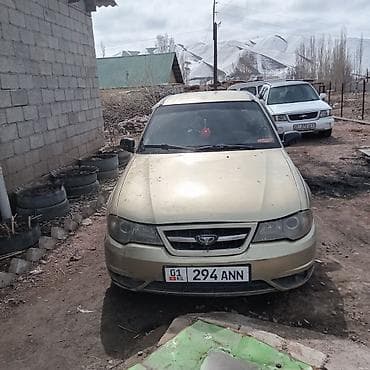 Daewoo Nexia: 2008 г., 1.5 л, Механика, Бензин, Седан