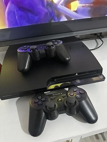 Sony PlayStation: Sony PlayStation 3 (Slim) + 2 беспроводных геймпада DualShock 3 — 1