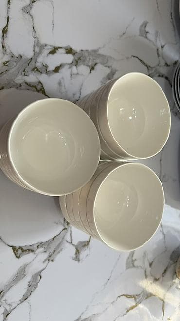 качели для дома взрослые: Набор белой посуды из керамики/фарфора в классическом минималистичном — 4