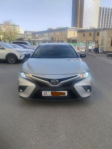 Транспорт: Toyota Camry: 2018 г., Автомат, Бензин, Седан — 3