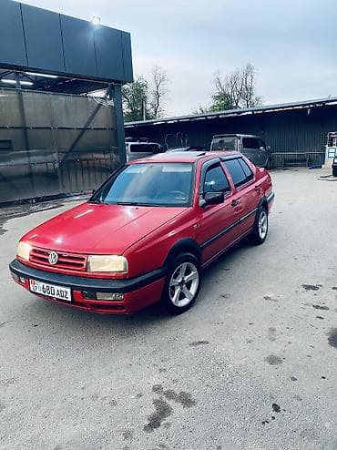 Volkswagen Vento: 1992 г., 1.8 л, Ручные, Бензин, Седан