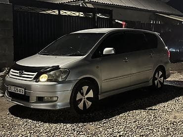 Toyota Ipsum: 2003 г., 2.4 л, Автомат, Газ, Минивэн