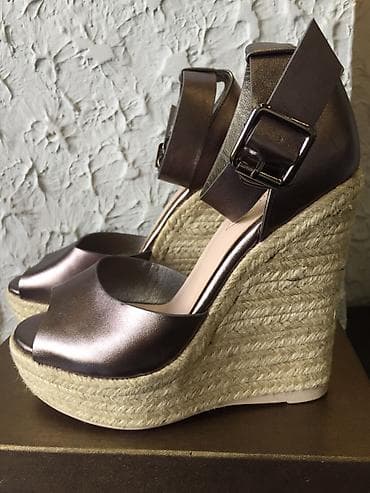 танкетки: Абсолютно новые шикарные босоножки на танкетке. Высота впереди 3 см — 4