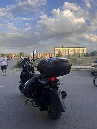 чанган уни к: Скутер/мопед городского класса - Кузов спорт-скутера, цвет — 2