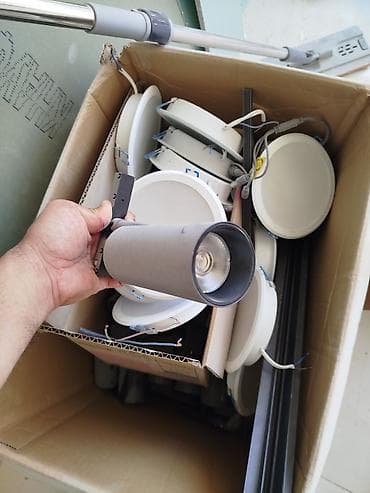 Дом и сад: Трековая система освещения с поворотными спотами общ длина где то — 4