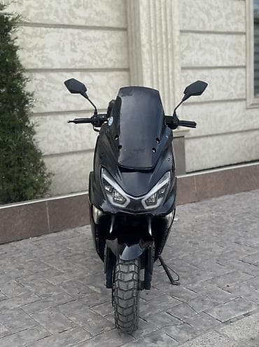 Скутеры: Скутер/макси-скутер 50–150 см³ (визуально класс GT), чёрный — 3