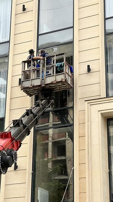 Уборка территории, Мойка фасада