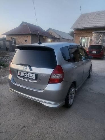 kia venga: Honda Fit: 2003 г., 1.3 л, Автомат, Бензин, Хэтчбэк — 5