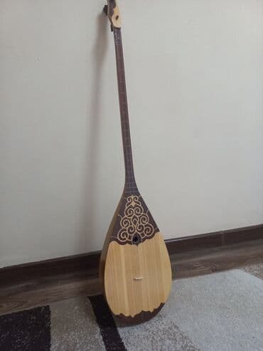 домбра: Домбра казак музыкалык аспабы. чехолу менен. абалы жакшы — 2