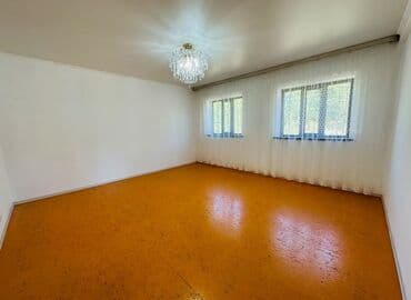 сдаю дом в районе дордой: 70 м², 4 комнаты, Парковка — 4