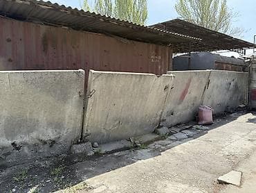 бетонные блоки: Продам бетонный ЖБИ блок. Размер 2м*2м. Подходит для ограждения — 1