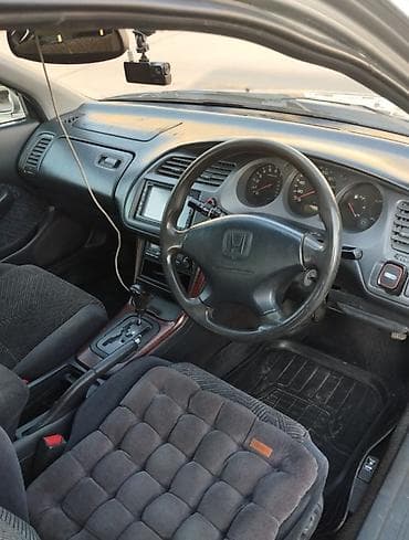 9: Honda Accord: 1997 г., 1.9 л, Автомат, Бензин, Седан — 7