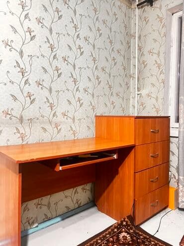 я ищу стол: Компьютерный стол, С полками — 1