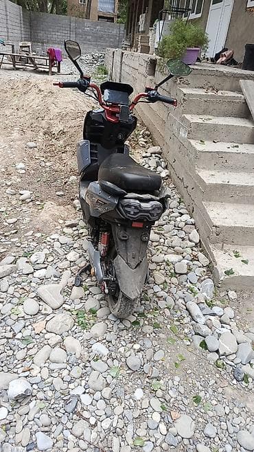 бэушный скутер: Электроскутер/мопед городского типа, серый цвет, спортивный дизайн — 5