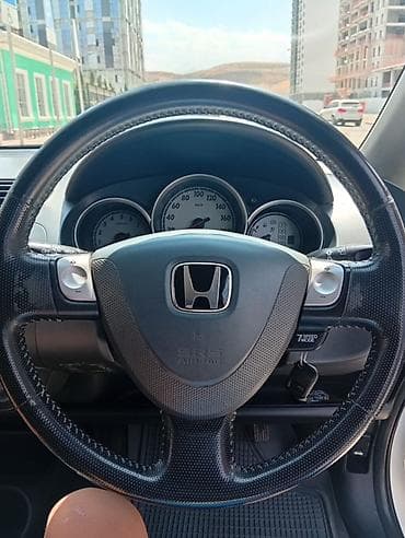 Honda Fit: 2004 г., 1.5 л, Автомат, Бензин, Хэтчбэк