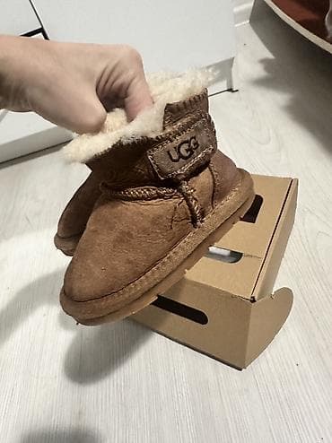 маквин обувь: Угги б/у оригинал коробкасы менен 1,5-2 жаш. 14-14,5см стелькасы.Жууп — 2