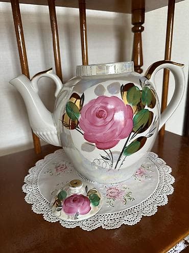 продаю фарфор: Трактирные чайники гиганты фарфорового завода Дулево "Роза". Объем — 2