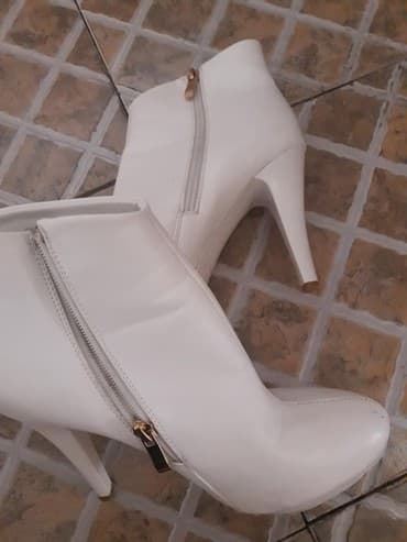 срочно продаю в связи с переездом: Полу ботинка размер 38 состояние отличное — 3