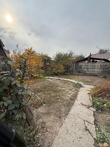 Дома: Продаю часть жилого дома - участок 4.2сотки, 14х32, угловой - общая — 2