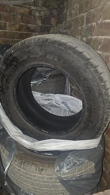 bridgeston: Шины 265 / 60 / R 18, Зима, Б/у, Комплект, Внедорожные (АТ/МТ), Bridgestone — 1