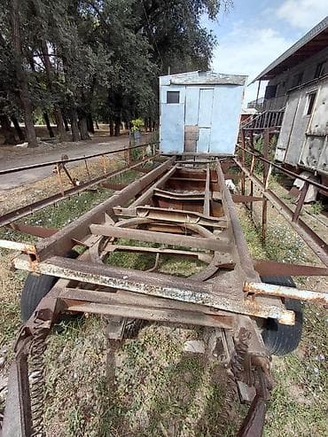 Прицеп-площадка с бытовкой на раме - Конструкция: массивная сварная at lalafo.kg Прицеп-площадка с бытовкой на раме - Конструкция: массивная сварная