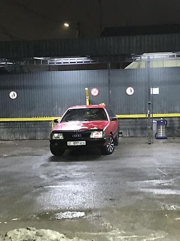 Audi 100: 1987 г., Седан