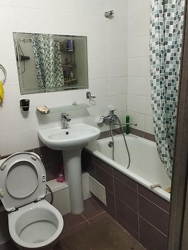 кв токмоке: 3 бөлмө, Менчик ээси, Чогуу жашоо менен, Жарым -жартылай эмереги бар — 4