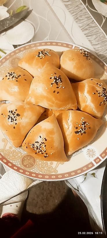 лепки: Всегда свежие полуфабрикаты ручной лепки. Ассортимент: - Пельмени — 4