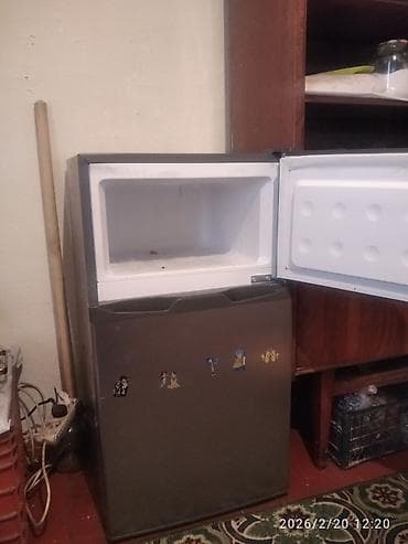 poco m5 pro: Холодильник AUCMA BCD-95C, серебристый, двухкамерный (верхняя — 3