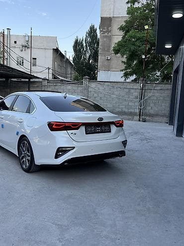 күзгү: Kia K3: 2019 г., Бензин, Седан — 4