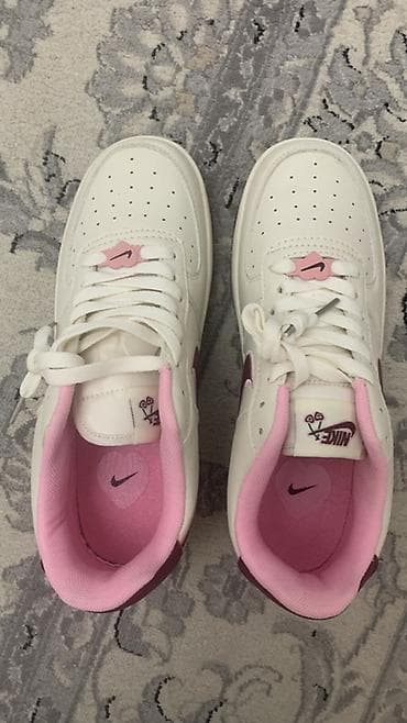 Кроссовки, 41, Nike, Новый, цвет - Розовый, Платная доставка, Самовывоз