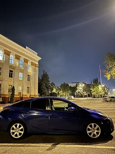 Продажа авто: Toyota Prius: 2016 г., 1.8 л, Автомат, Гибрид, Хэтчбэк — 2