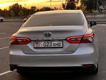 смап цена: Toyota Camry: 2022 г., Гибрид, Седан — 9