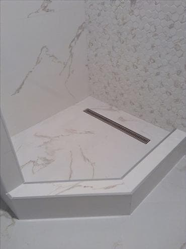 укладка кафеля: Подготовка стен для укладки, Подготовка стен для грунтовки, Резка плитки | Керамическая плитка, Керамогранитая плитка, Мозаичная плитка | Вертикальная укладка, Диагональная укладка, Горизонтальная укладка Больше 6 лет опыта — 7