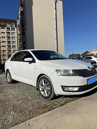 бампе: Skoda Rapid: 2017 г., Механика, Седан — 4