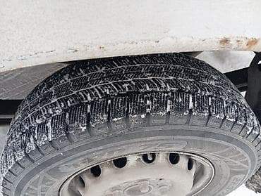 авто фургон: Грузовой фургон с предназначенный для перевозки различных товаров — 8