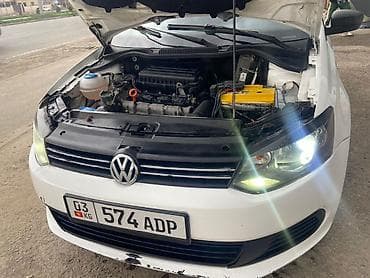 авто пол: Volkswagen Polo: 2013 г., Ручные, Бензин, Седан — 3